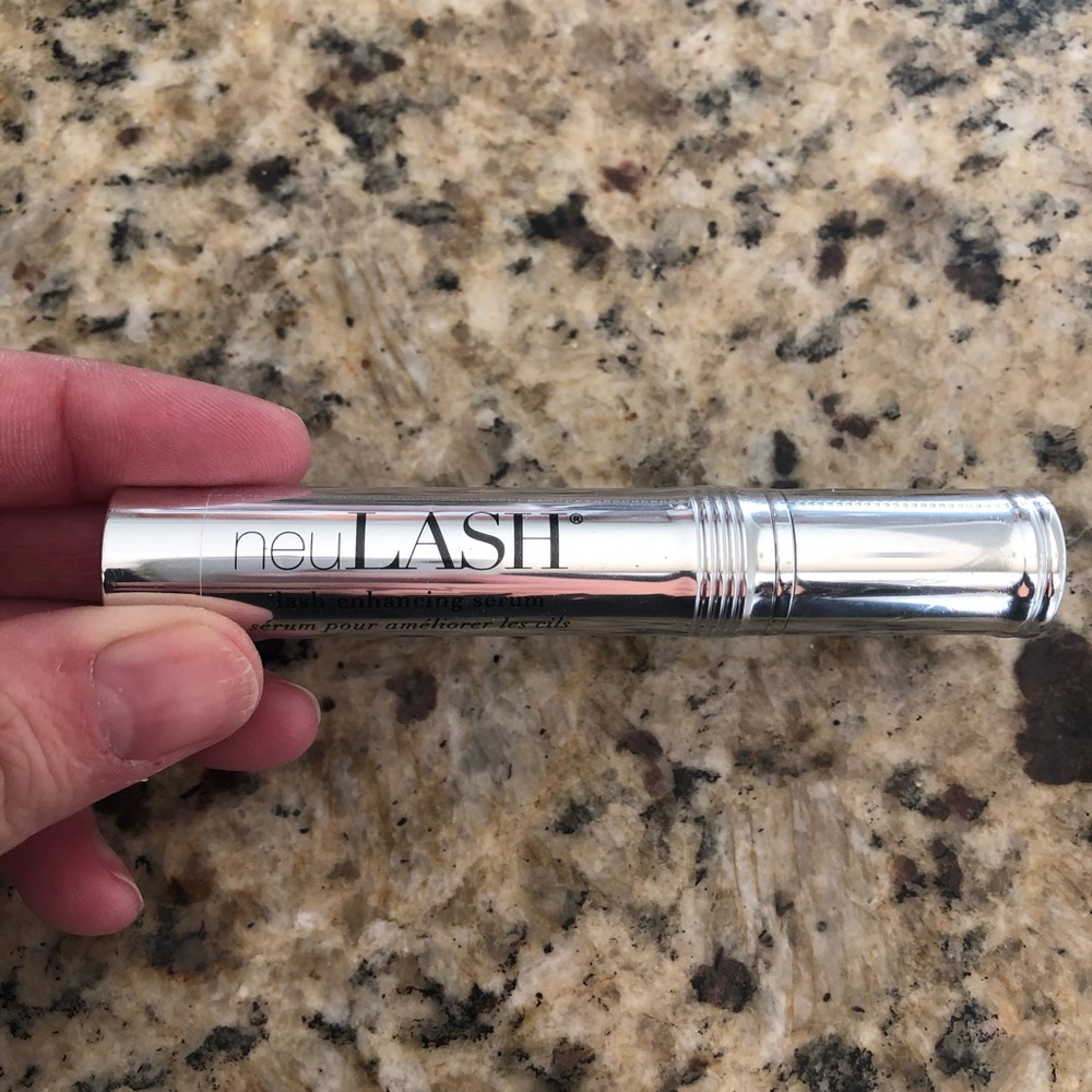 NeuLash lash serum